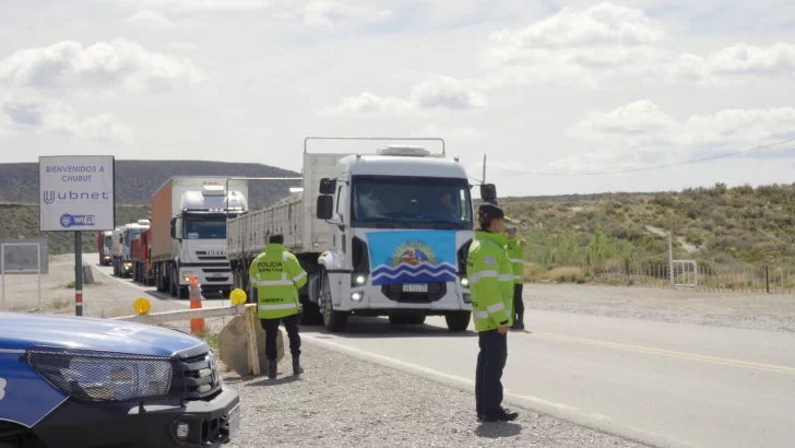 En Ramón Santos, Claudio Vidal acompañó la llegada de maquinaria &#8220;esencial&#8221; para Santa Cruz