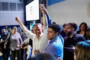 Daniel Álvarez en el cierre de campaña en Pico Truncado: “Nuestra misión es poner a Santa Cruz de pie” Daniel Álvarez en el cierre de campaña en Pico Truncado: “Nuestra misión es poner a Santa Cruz de pie”