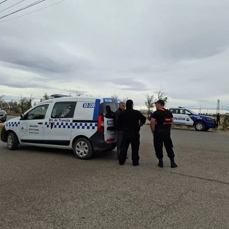 Hombre en estado de crisis realizó un disparo al aire y amenazó con quitarse la vida Hombre en estado de crisis realizó un disparo al aire y amenazó con quitarse la vida