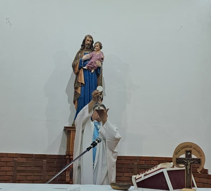 El padre Raúl Domínguez continúa su gira carismática por el norte de Santa Cruz