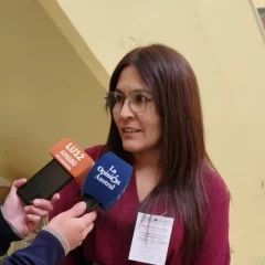 Una mujer se enojó al ver en el padrón el nombre de su padre fallecido