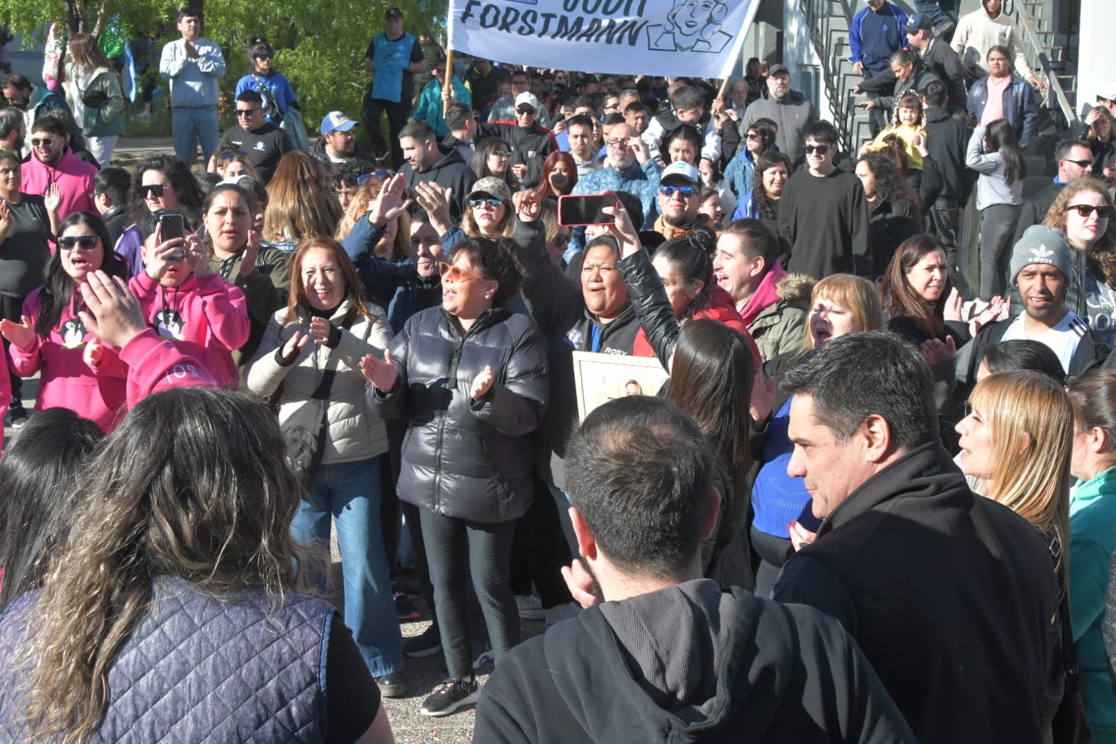  Acto en el Mausoleo de Néstor Kirchner a 15 años de su muerte. FOTO: JOSÉ SILVA / LA OPINIÓN AUSTRAL.