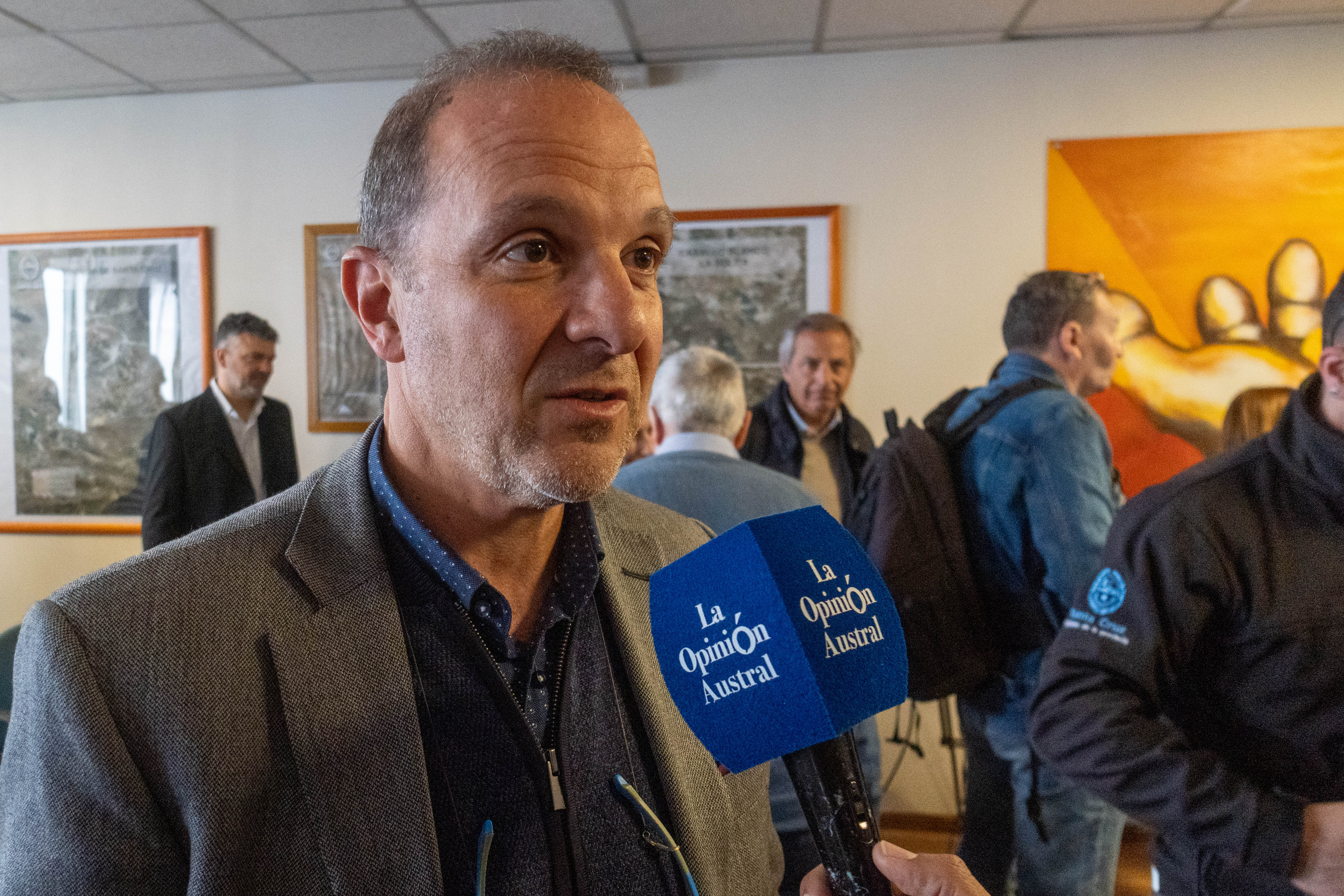  Gustavo Salerno, de Patagonia Resources hablan con La Opinión Austral. FOTO: LEANDRO FRANCO/ LA OPINIÓN AUSTRAL