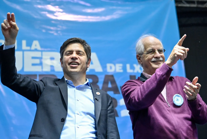 En el cierre de campaña de Fuerza Patria, Kicillof calificó al gobierno de Milei como una “estafa de TikTok”