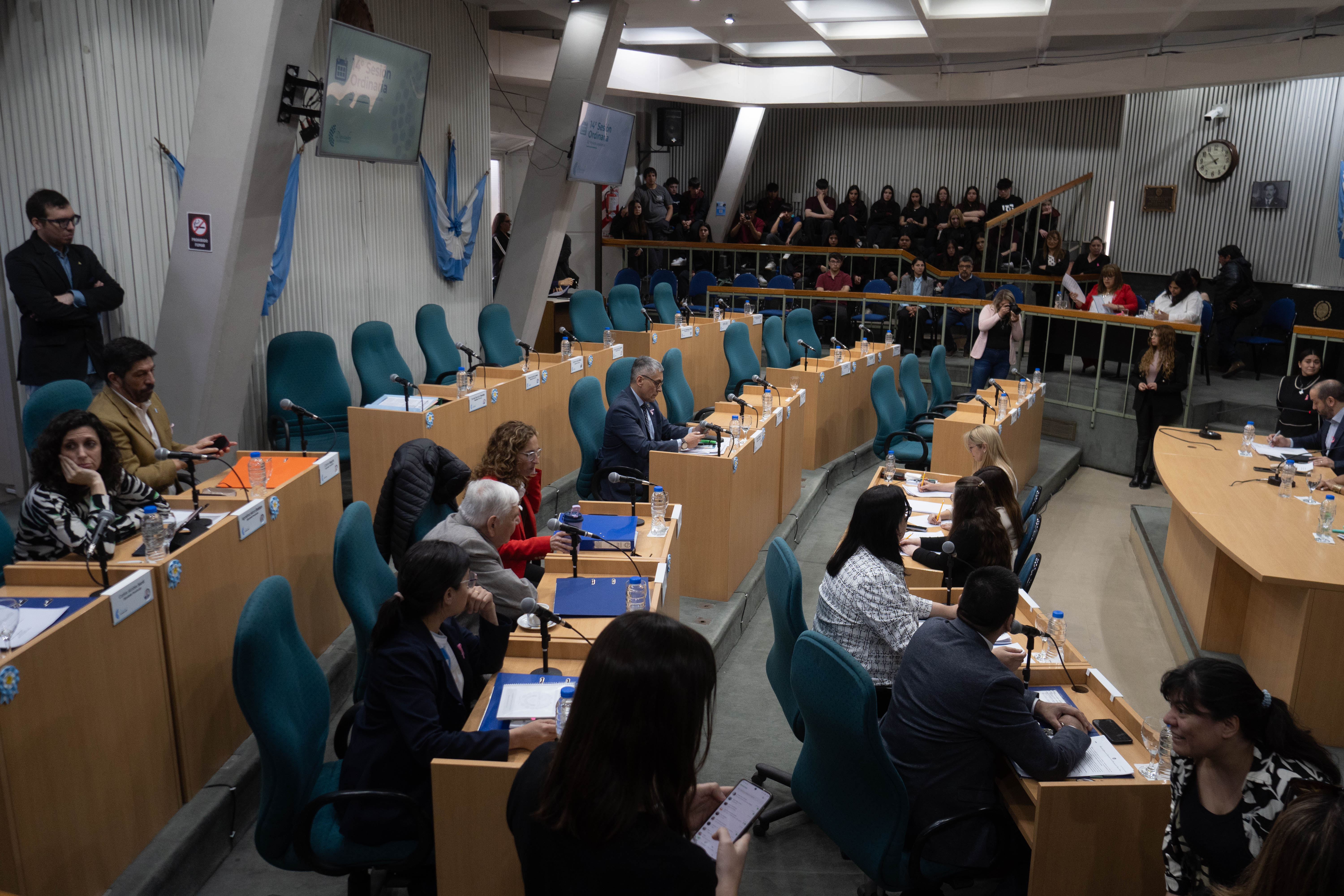  Sólo los diputados del Bloque de Unión por la Patria asistieron a la sesión pero no lograron el quorum necesario. FOTO: LEANDRO FRANCO / LA OPINIÓN AUSTRAL.