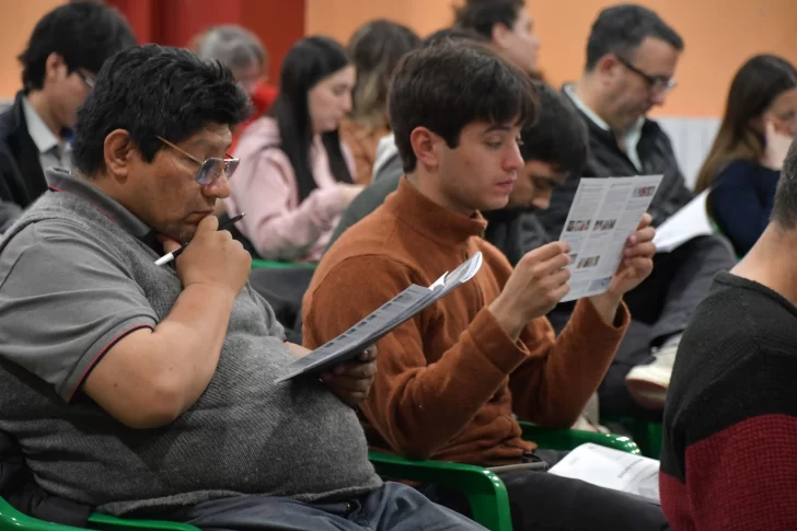 CHARLA-BUP-AUTORIDADES-DE-MESA-221025-2-728x485