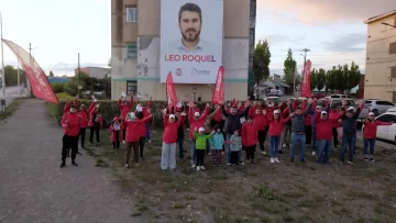 En el cierre de su campaña, Leo Roquel afirmó: “El domingo la gente va a votar para defender a Santa Cruz” En el cierre de su campaña, Leo Roquel afirmó: “El domingo la gente va a votar para defender a Santa Cruz”