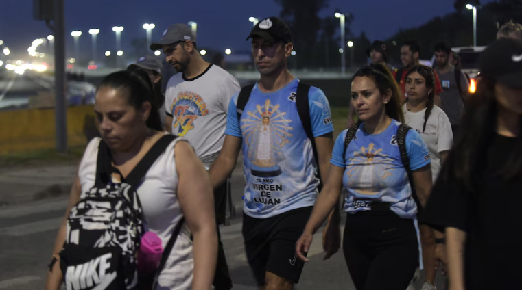  Miles de fieles se convocaron en una nueva peregrinación.