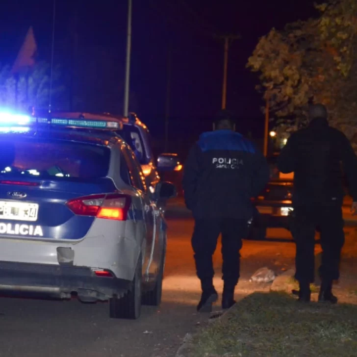 Violento asalto en Río Gallegos: le cruzaron una camioneta, lo encañonaron y le robaron Violento asalto en Río Gallegos: le cruzaron una camioneta, lo encañonaron y le robaron