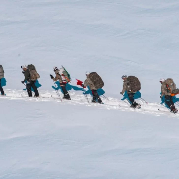 Soldados de Argentina e Italia realizaron una expedición por los Hielos Continentales