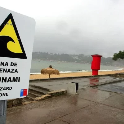 Amenaza de tsunami para Antártica chilena por sismo de magnitud 7,8 Amenaza de tsunami para Antártica chilena por sismo de magnitud 7,8