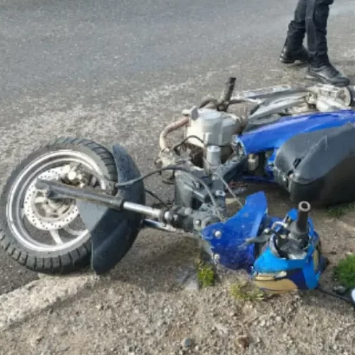 Una mujer fue atropellada por un motociclista en El Calafate y permanece internada