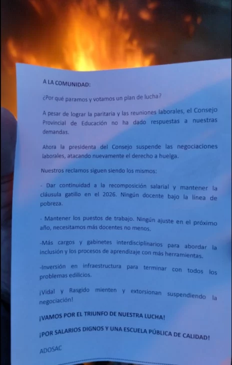  El texto que le daban los docentes a los automovilistas.