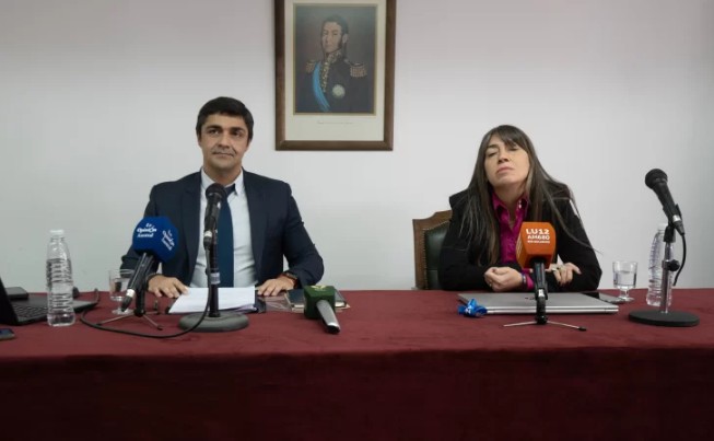  el Fiscal Lisandro De La Torre y la Defensora ante el Tribunal Superior de Justicia Romina Saúl cuestionaron la ley. (Foto: Leandro Franco/La Opinión Austral).