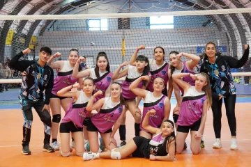 Santa Cruz sigue fuerte en los Juegos Evita: barrida en bádminton, remontada en hockey y finales para el tenis de mesa Santa Cruz sigue fuerte en los Juegos Evita: barrida en bádminton, remontada en hockey y finales para el tenis de mesa