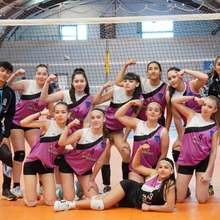 Santa Cruz sigue fuerte en los Juegos Evita: barrida en bádminton, remontada en hockey y finales para el tenis de mesa Santa Cruz sigue fuerte en los Juegos Evita: barrida en bádminton, remontada en hockey y finales para el tenis de mesa