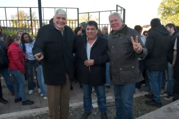 Emotivo acto en el barrio del Carmen por Néstor Kirchner: “Vive en la gente” Emotivo acto en el barrio del Carmen por Néstor Kirchner: “Vive en la gente”