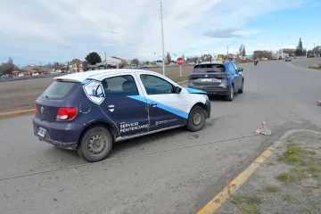 Un móvil del Servicio Penitenciario Provincial no alcanzó a frenar y protagonizó un choque Un móvil del Servicio Penitenciario Provincial no alcanzó a frenar y protagonizó un choque