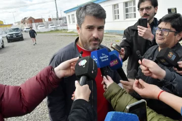 Leonardo Roquel: “Que los santacruceños elijan y no dejen que otros decidan por ellos” Leonardo Roquel: “Que los santacruceños elijan y no dejen que otros decidan por ellos”