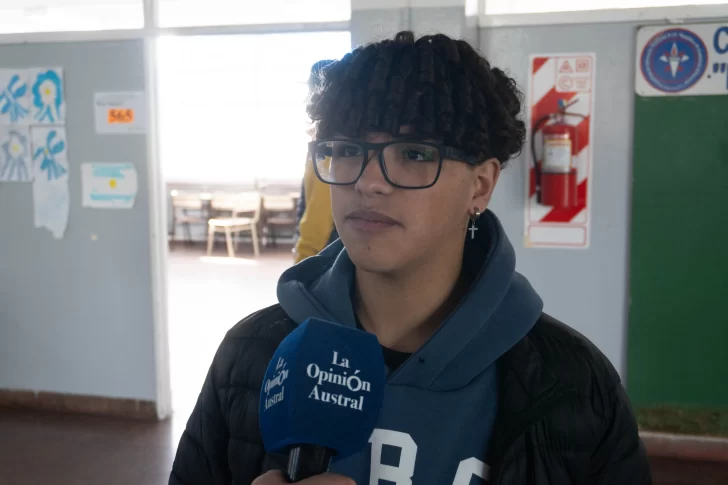 Votar por primera vez: la mirada de un joven santacruceño en una jornada histórica con BUP