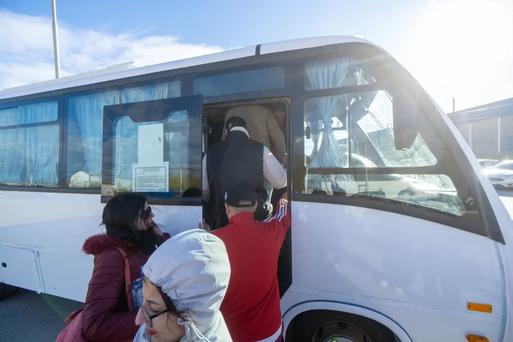 ESTUDIANTES-VIAJAN-A-PRACTICAS-EN-MINERA_09102025-1-728x485