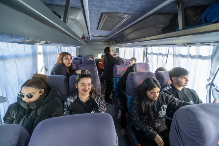 ESTUDIANTES-VIAJAN-A-PRACTICAS-EN-MINERA_09102025-2-728x485