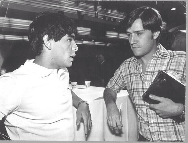  Alejandro (23) junto a Diego (19) previo al Mundial juvenil de Japón, 1979.