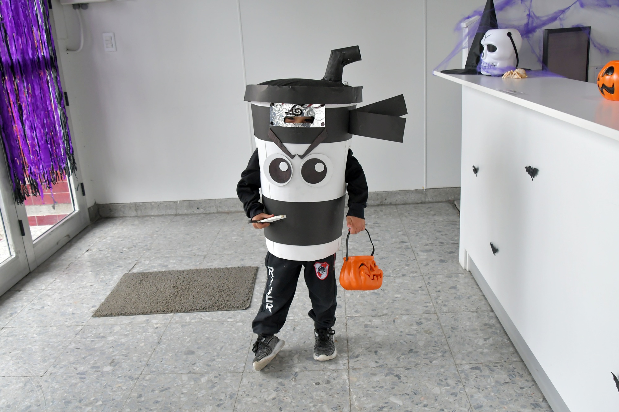  El ingenio se hizo notar al momento de diseñar los disfraces para la ocasión. Foto: José Silva/La Opinión Austral