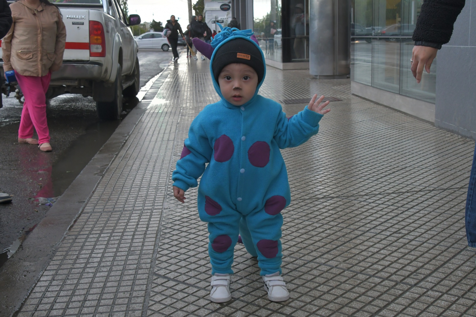  Un pequeño Sullivan de Monster Inc posó para La Opinión Austral. Foto: José Silva/La Opinión Austral