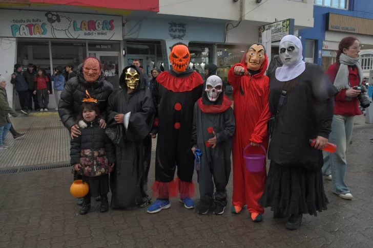 Halloween en Río Gallegos: el terror se apoderó de las calles