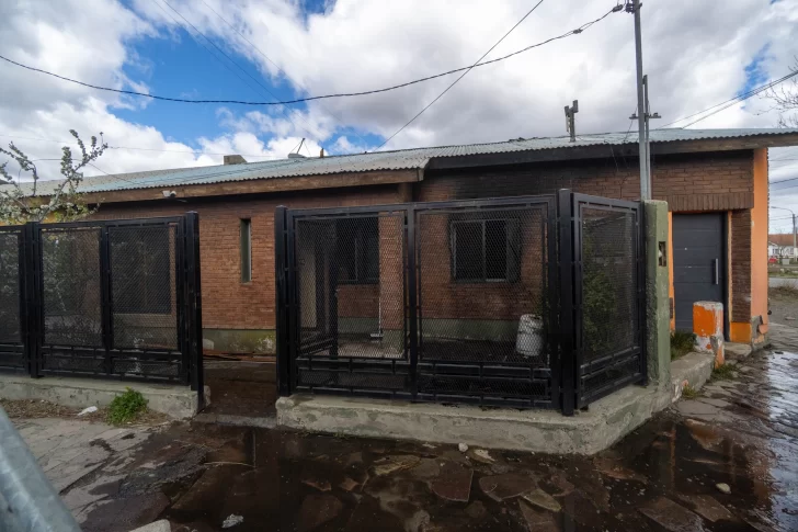 Cuatro personas fueron trasladadas al hospital por un incendio en vivienda