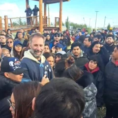 Juan Carlos Molina cierra la campaña de Fuerza Santacruceña en el barrio San Benito