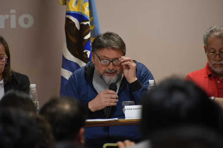  Juan José Ortega del espacio Por Santa Cruz respondió la pregunta del público sobre Fernando Españón y la situación en el Tribunal Superior de Justicia. Foto: José Silva/La Opinión Austral