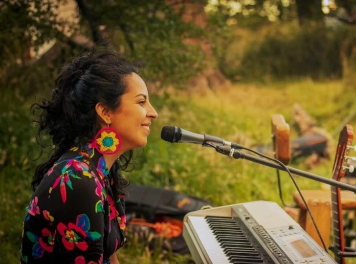 La cantante santacruceña Lorena Pérez se presenta en “Mujer Patagonia”