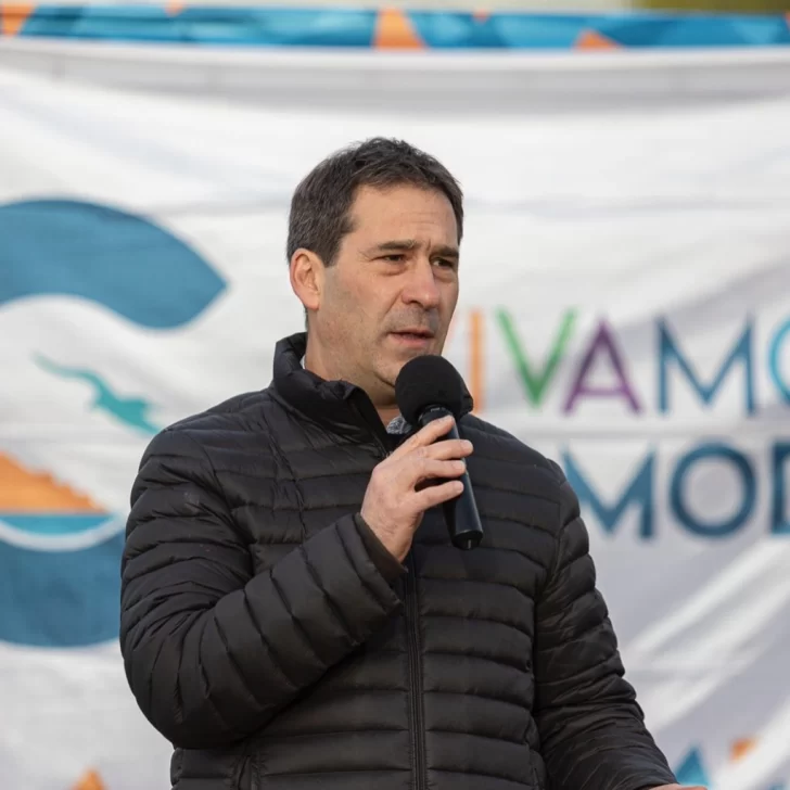 Luque marca la cancha en el Congreso: “Defender y no entregar los recursos de YPF” Luque marca la cancha en el Congreso: “Defender y no entregar los recursos de YPF”