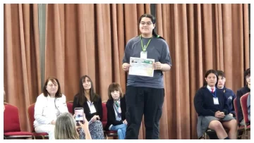 Estudiante de Río Gallegos recibió mención de honor en Concurso Nacional de Literatura y Matemática Estudiante de Río Gallegos recibió mención de honor en Concurso Nacional de Literatura y Matemática