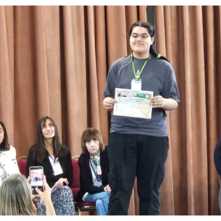 Estudiante de Río Gallegos recibió mención de honor en Concurso Nacional de Literatura y Matemática Estudiante de Río Gallegos recibió mención de honor en Concurso Nacional de Literatura y Matemática