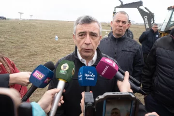 Jaime Álvarez: “Estamos trabajando en el primer parque solar de Santa Cruz” Jaime Álvarez: “Estamos trabajando en el primer parque solar de Santa Cruz”