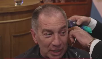 Tras ganar las elecciones, Diego Santilli cumplió su promesa de campaña y se rapó Tras ganar las elecciones, Diego Santilli cumplió su promesa de campaña y se rapó