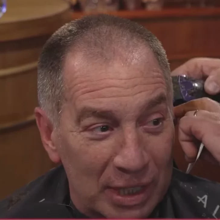 Tras ganar las elecciones, Diego Santilli cumplió su promesa de campaña y se rapó Tras ganar las elecciones, Diego Santilli cumplió su promesa de campaña y se rapó