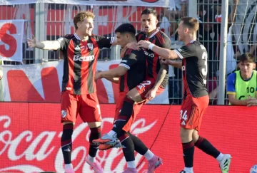 River venció a Racing y avanzó a las semifinales de la Copa Argentina River venció a Racing y avanzó a las semifinales de la Copa Argentina