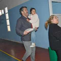 A lo Macri: “Leo” Roquel se equivocó de mesa y se llevó las facturas