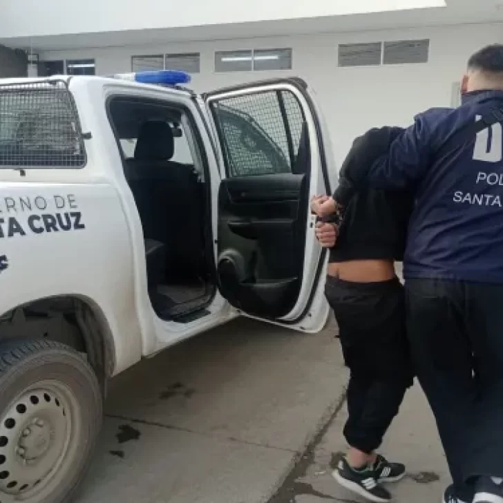 Detuvieron a uno de los sospechosos del intento de secuestro en Río Gallegos: buscan a los otros dos implicados Detuvieron a uno de los sospechosos del intento de secuestro en Río Gallegos: buscan a los otros dos implicados