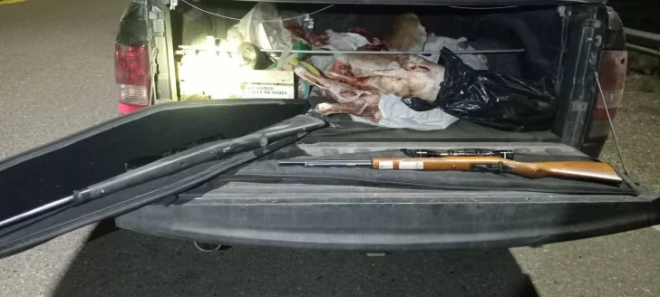  Las armas que fueron encontradas durante el control. FOTO: POLICÍA SANTA CRUZ