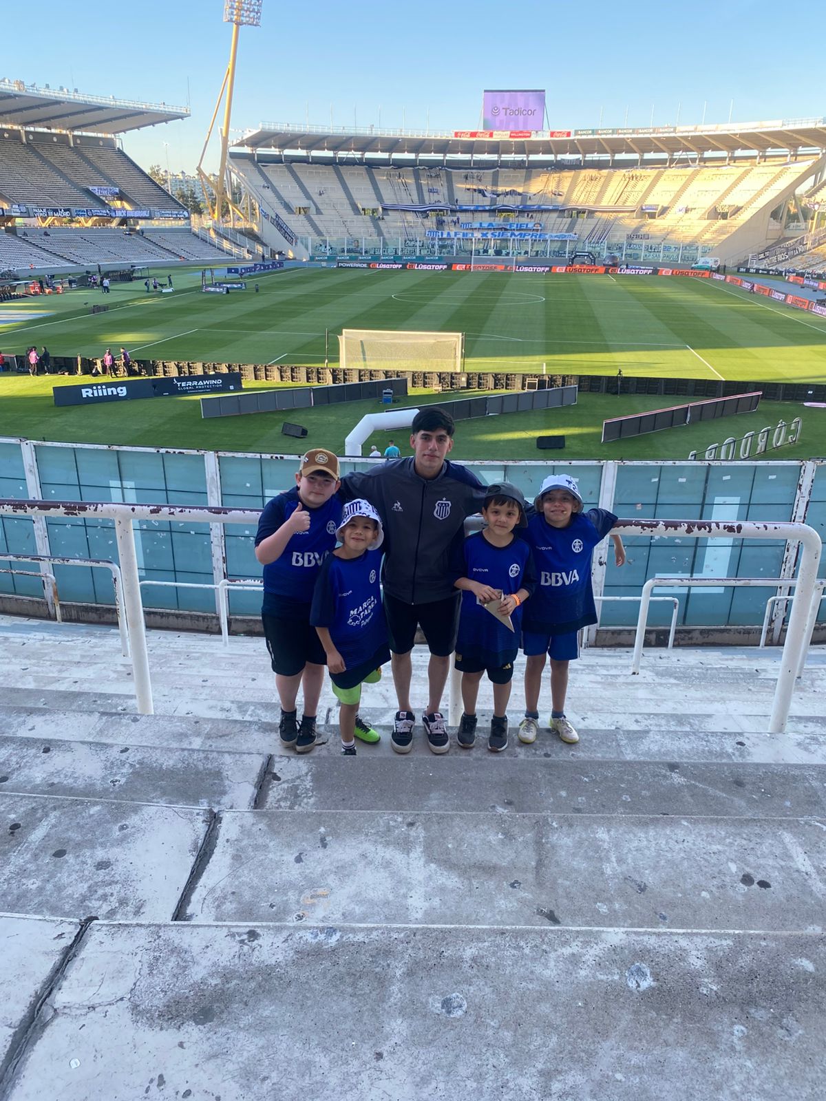  Los chicos de Unión asistieron al partido Talleres-River.