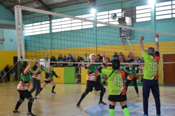 Proponen declarar al newcom como deporte oficial en Santa Cruz Proponen declarar al newcom como deporte oficial en Santa Cruz