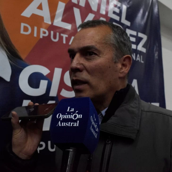 Daniel Álvarez reconoció la derrota y afirmó: “La retirada de YPF de la provincia nos dio un golpe bajo” Daniel Álvarez reconoció la derrota y afirmó: “La retirada de YPF de la provincia nos dio un golpe bajo”