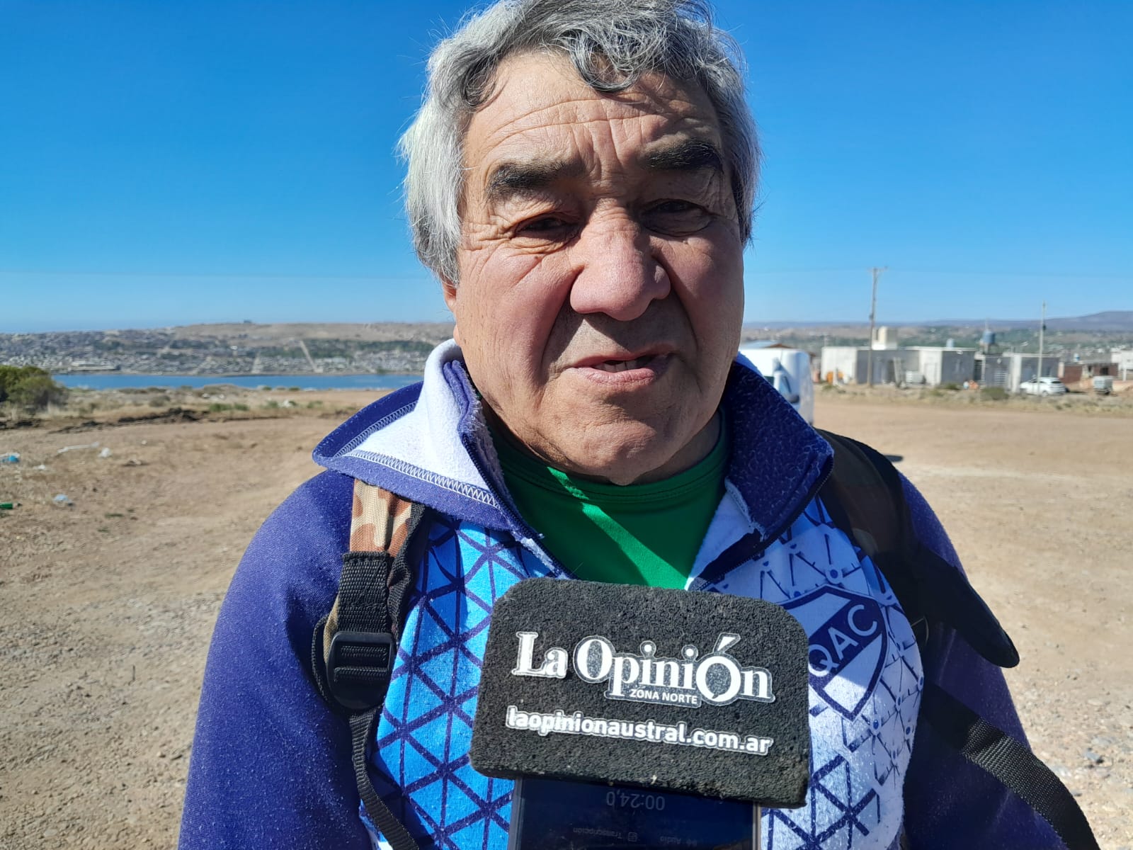  Juan Vera del barrio Hípico en el cargadero del Bicentenario habló con La Opinión Austral. FOTO: TAMARA MORENO/LA OPINIÓN AUSTRAL.