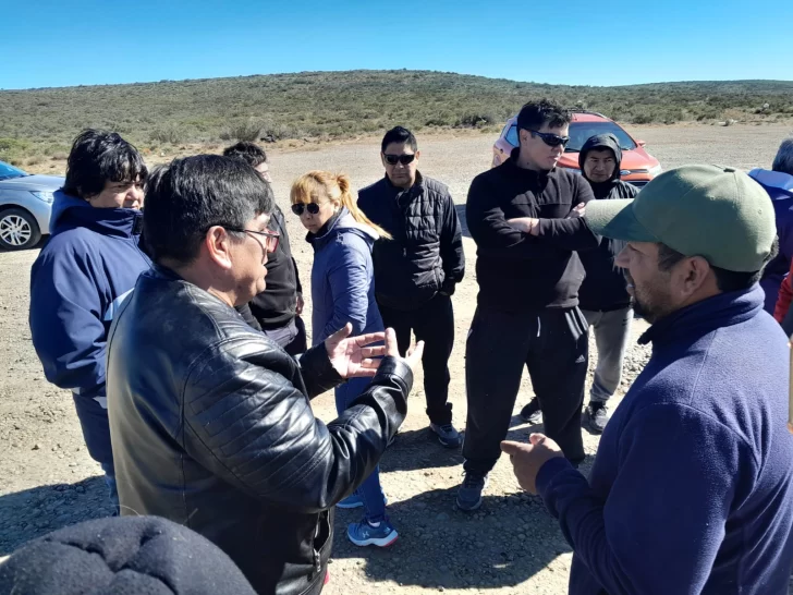 Caleta Olivia: vecinos reclamaron en los cargaderos por la falta de agua en los barrios