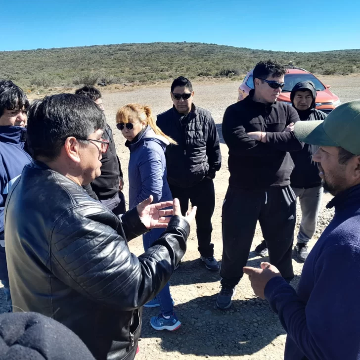 Caleta Olivia: vecinos reclamaron en los cargaderos por la falta de agua en los barrios Caleta Olivia: vecinos reclamaron en los cargaderos por la falta de agua en los barrios